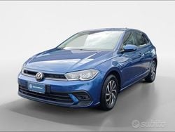 Blu ravenna Usata 2023 VW Polo Life Tre volumi | 17.900 € (Buon prezzo)