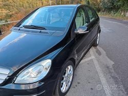 Nero Usata 2009 Mercedes B200 Monovolume | 6000 € (Cara)