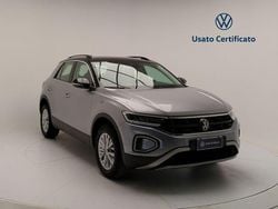 Pyrit silver met Usata 2023 VW T-Roc Life SUV | 26.900 € (Buon prezzo)