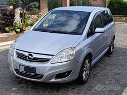 Grigio Usata 2008 Opel Zafira Cosmo Monovolume | 4100 € (Cara)