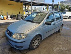 Usata 2004 Fiat Punto Due volumi | 650 €