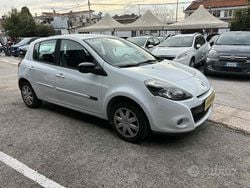 Bianco Usata 2010 Renault Clio II Dynamique Tre volumi | 4500 € (Buon prezzo)