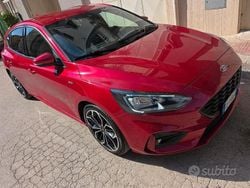 Rosso Usata 2021 Ford Focus ST-Line Tre volumi | 16.450 € (Buon prezzo)