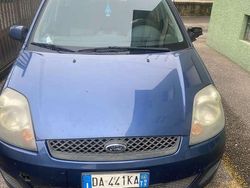 Blu/azzurro Usata 2006 Ford Fiesta Titanium Tre volumi | 1700 € (Ottimo prezzo)