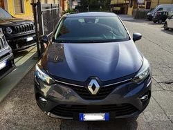 Grigio Usata 2022 Renault Clio V Zen Tre volumi | 12.300 € (Buon prezzo)