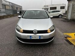 Argento Usata 2009 VW Golf VI Comfortline Tre volumi | 5999 € (Buon prezzo)