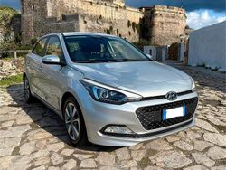 Grigio Usata 2016 Hyundai i20 Comfort Tre volumi | 6500 € (Buon prezzo)