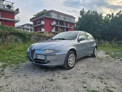 Usata 2001 Alfa Romeo 147 Due volumi | 2500 € (Buon prezzo)