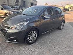Usata 2017 Peugeot 208 Allure Due volumi | 6700 € (Ottimo prezzo)