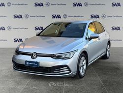 Argento Usata 2023 VW Golf VIII Life Tre volumi | 21.900 € (Buon prezzo)