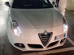 Bianco Usata 2012 Alfa Romeo Giulietta Due volumi | 5100 € (Ottimo prezzo)