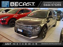 Grigio scuro metallizzato Usata 2024 Kia e-Niro Style SUV | 26.700 € (Buon prezzo)