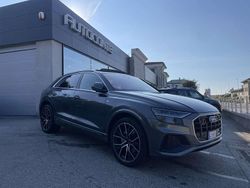 Grigio daytona perlato Usata 2019 Audi Q8 S-Line SUV | 47.990 € (Buon prezzo)