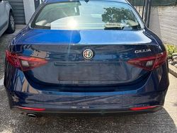 Blu/azzurro Usata 2017 Alfa Romeo Giulia Business Tre volumi | 18.000 € (Buon prezzo)