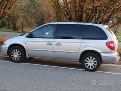 Usata 2002 Chrysler Voyager Monovolume | 2500 € (Molto cara)