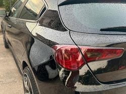 Nero Usata 2015 Alfa Romeo Giulietta Due volumi | 7200 € (Buon prezzo)