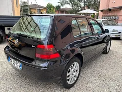 Nero Usata 2001 VW Golf IV Highline Tre volumi | 4300 € (Molto cara)