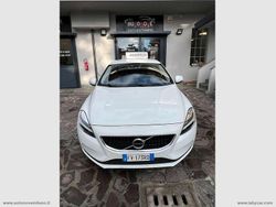 Bianco Usata 2019 Volvo V40 Business Edition Tre volumi | 9800 € (Buon prezzo)