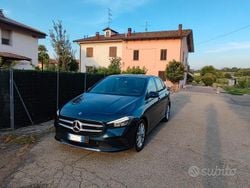 Blu/azzurro Usata 2019 Mercedes B180 Monovolume | 18.500 € (Buon prezzo)