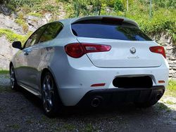 Bianco Usata 2011 Alfa Romeo Giulietta Quadrifoglio Verde Due volumi | 9500 € (Buon prezzo)