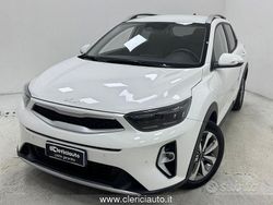 Bianco Usata 2025 Kia Stonic Style SUV | 17.900 € (Buon prezzo)