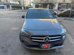 Grigio Usata 2019 Mercedes B180 Monovolume | 21.000 €