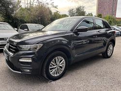Gray Nuova 2025 VW T-Roc Business SUV | 14.999 € (Buon prezzo)