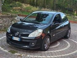 Nero Usata 2008 Renault Clio III Tre volumi | 2500 €