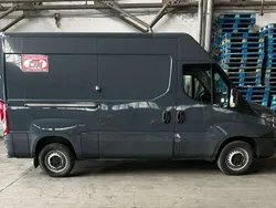 Grigio Usata 2018 Iveco Daily Furgone | 11.200 € (Cara)