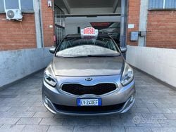 Grigio Usata 2014 Kia Carens Monovolume | 2500 € (Molto cara)