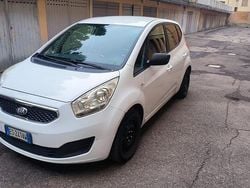 Bianco Usata 2013 Kia Venga Active Due volumi | 3200 € (Buon prezzo)