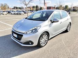 Argento Usata 2016 Peugeot 208 Allure Due volumi | 6900 € (Buon prezzo)