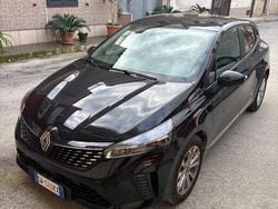 Nero Usata 2024 Renault Clio V Techno Tre volumi | 15.500 € (Buon prezzo)