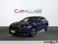Blu cobalto metallizzato Nuova 2025 Skoda Superb Style Station wagon | 34.900 € (Super prezzo)