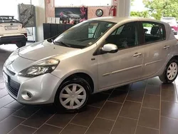Argento Usata 2011 Renault Clio III Tre volumi | 4290 € (Buon prezzo)