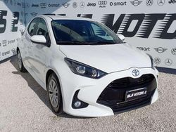 Bianco Usata 2022 Toyota Yaris Active Tre volumi | 13.300 € (Buon prezzo)