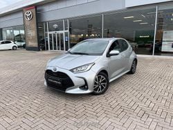 Grigio Usata 2022 Toyota Yaris Hybrid Trend Tre volumi | 16.900 € (Buon prezzo)