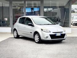 Argento Usata 2010 Renault Clio II Tre volumi | 4900 € (Buon prezzo)
