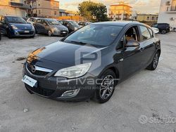 Grigio Usata 2012 Opel Astra Cosmo Tre volumi | 3499 € (Ottimo prezzo)