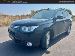 Nero Usata 2015 Mitsubishi Outlander Intense SUV | 11.500 € (Buon prezzo)