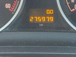 Grigio Usata 2010 Opel Zafira Monovolume | 2500 € (Buon prezzo)