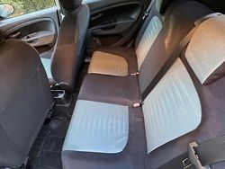 Nero Usata 2010 Fiat Grande Punto Due volumi | 2500 € (Buon prezzo)