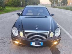 Nero Usata 2008 Mercedes E280 Avantgarde Tre volumi | 4500 € (Buon prezzo)