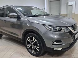 Grigio Usata 2017 Nissan Qashqai N-Connecta SUV | 13.990 € (Buon prezzo)