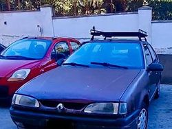 Rosso Usata 1993 Renault 19 Tre volumi | 950 €