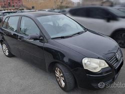Nero Usata 2009 VW Polo Comfortline Tre volumi | 2600 € (Super prezzo)