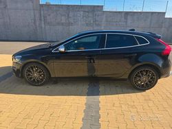 Nero Usata 2015 Volvo V40 R-Design Momentum Tre volumi | 15.000 €