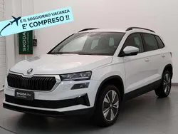 Bianco ghiacciaio met Usata 2024 Skoda Karoq Executive SUV | 28.900 € (Ottimo prezzo)