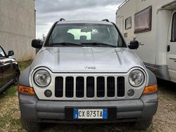 Grigio Usata 2005 Jeep Cherokee SUV | 5000 € (Cara)