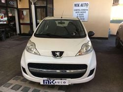 Bianco Usata 2010 Peugeot 107 Access Due volumi | 4750 € (Buon prezzo)